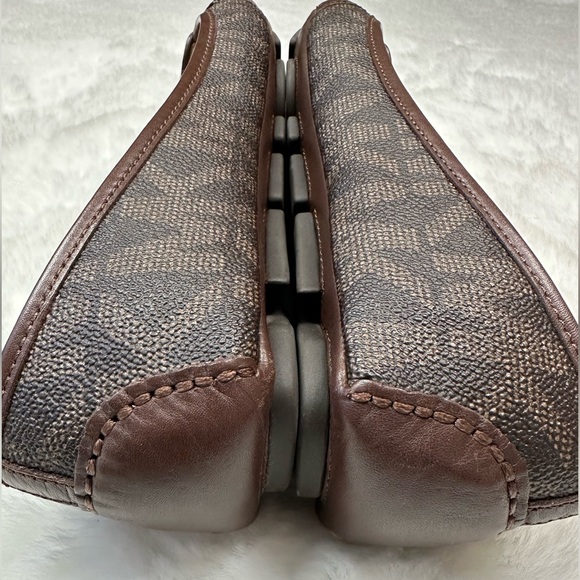 Michael Kors Flat Ballet Shoes Brown leather Gold
Hardware Comfy MK Logo Canvas - Picture 7 of 13